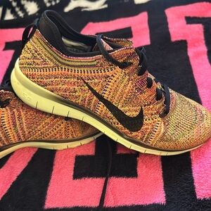 Nike free flyknit 🧡💛